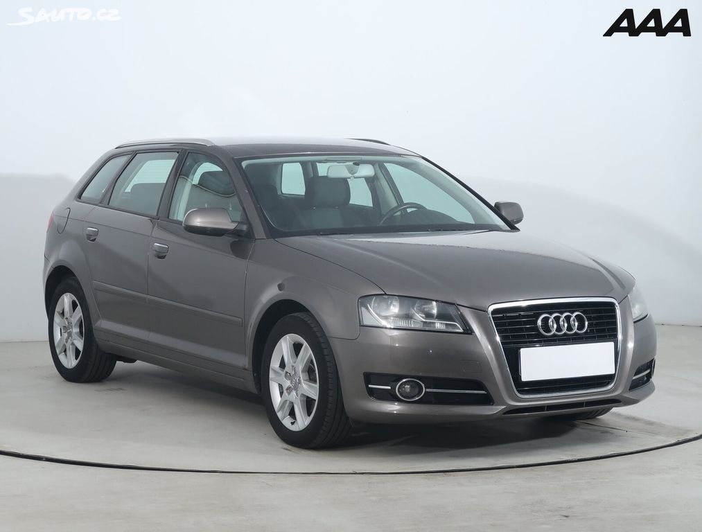 Audi A3, 1.6 TDI, Automatická klima